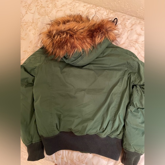 In New Condition Green Diesel Puffer Jacket! Perfect for super cold weather - Picture 2 of 6